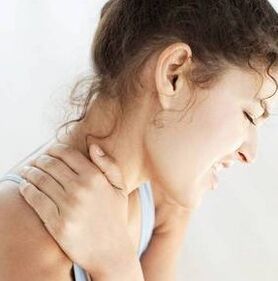 A osteocondrose cervical leva a pinchar os nervios no pescozo